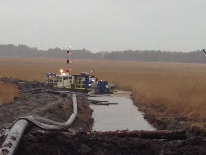 A Model 7012 HP Versi-Dredge cuts a canal to help create a bird sanctuary in Norway.